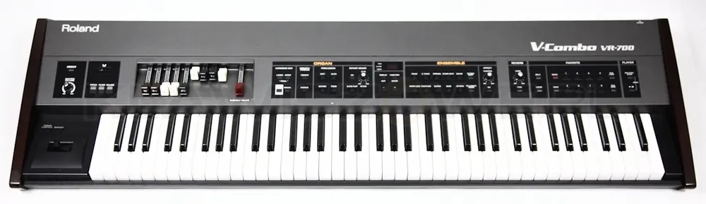ROLAND VR-700 V-Combo Do wyczerpania zapasów